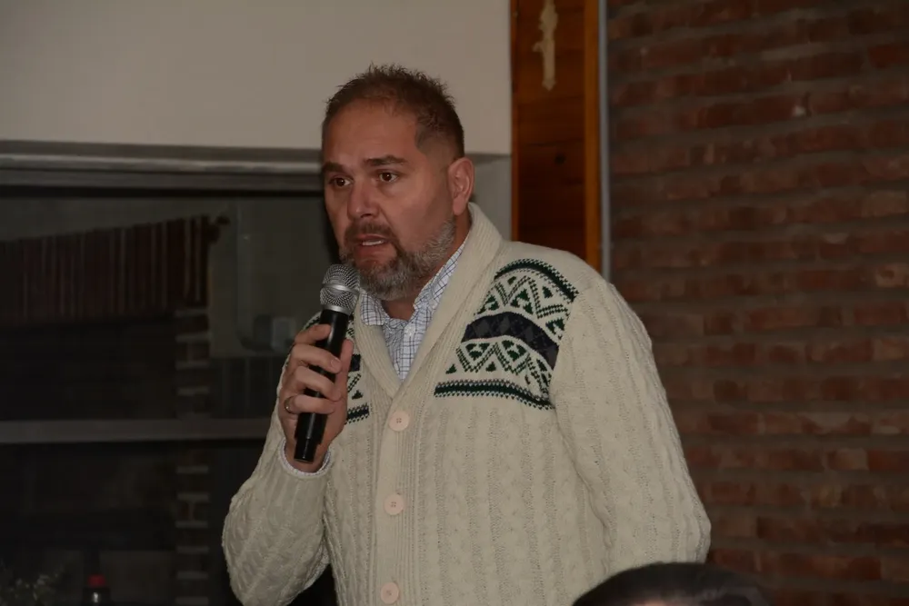 victor-anton.jpg_1600