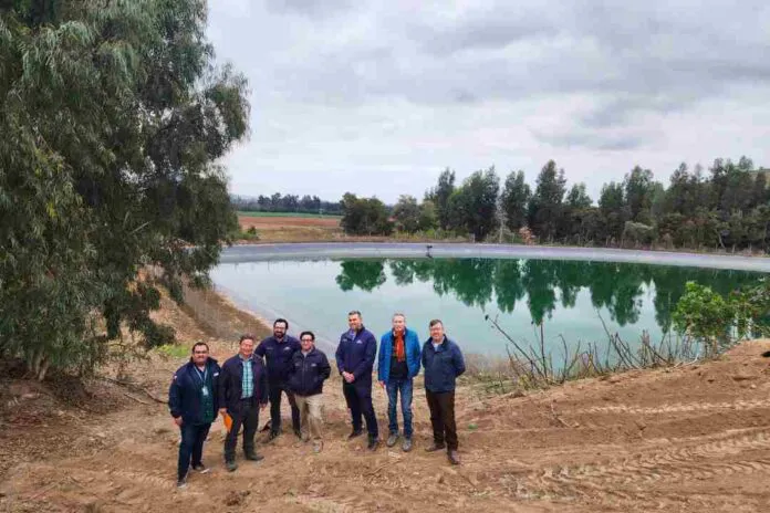 Comision-Nacional-de-Riego-entrega-mas-de-2.500-millones-a-regantes-de-Coquimbo-y-La-Serena-para-mitigar-efectos-del-deficit-hidrico-696x464