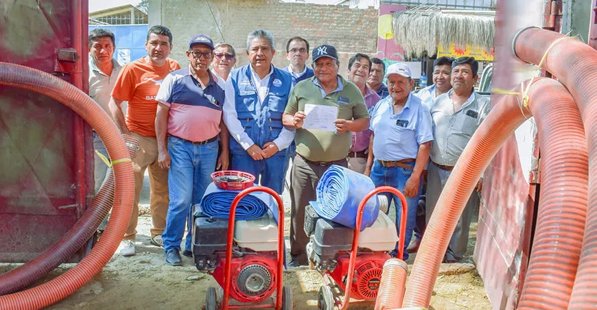 piura-entrego-motobombas-juntas-usuarios-riego