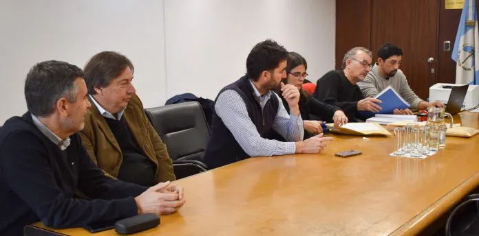 web-Tricao-Malal-Apertura-de-sobres-para-la-obra-de-mejoramiento-del-sistema-de-riego-36-1-696x344